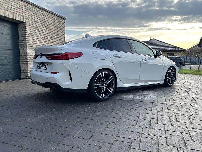 Gebraucht BMW 220 Performance 178 PS (130 kW) 2021 Weiß Coupé