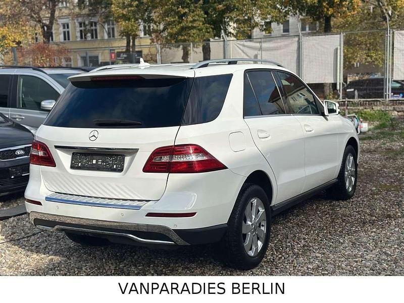 Gebraucht Mercedes ML350 258 PS (189 kW) 2013 Polarweiss SUV