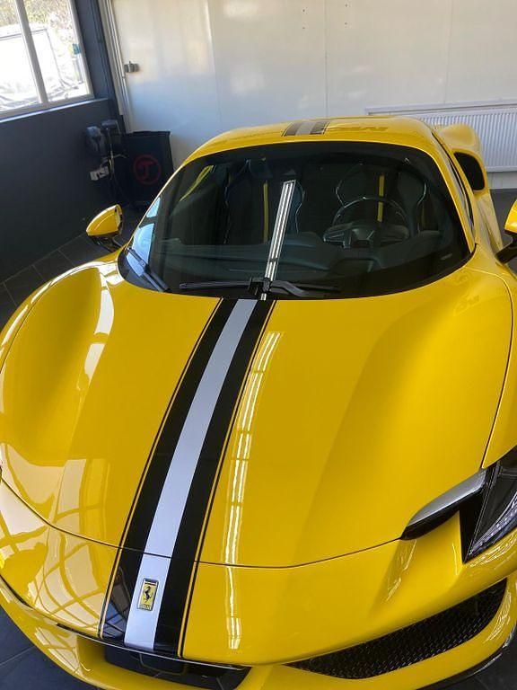 Gebraucht Ferrari 296 829 PS (609 kW) 2025 Gelb Cabrio