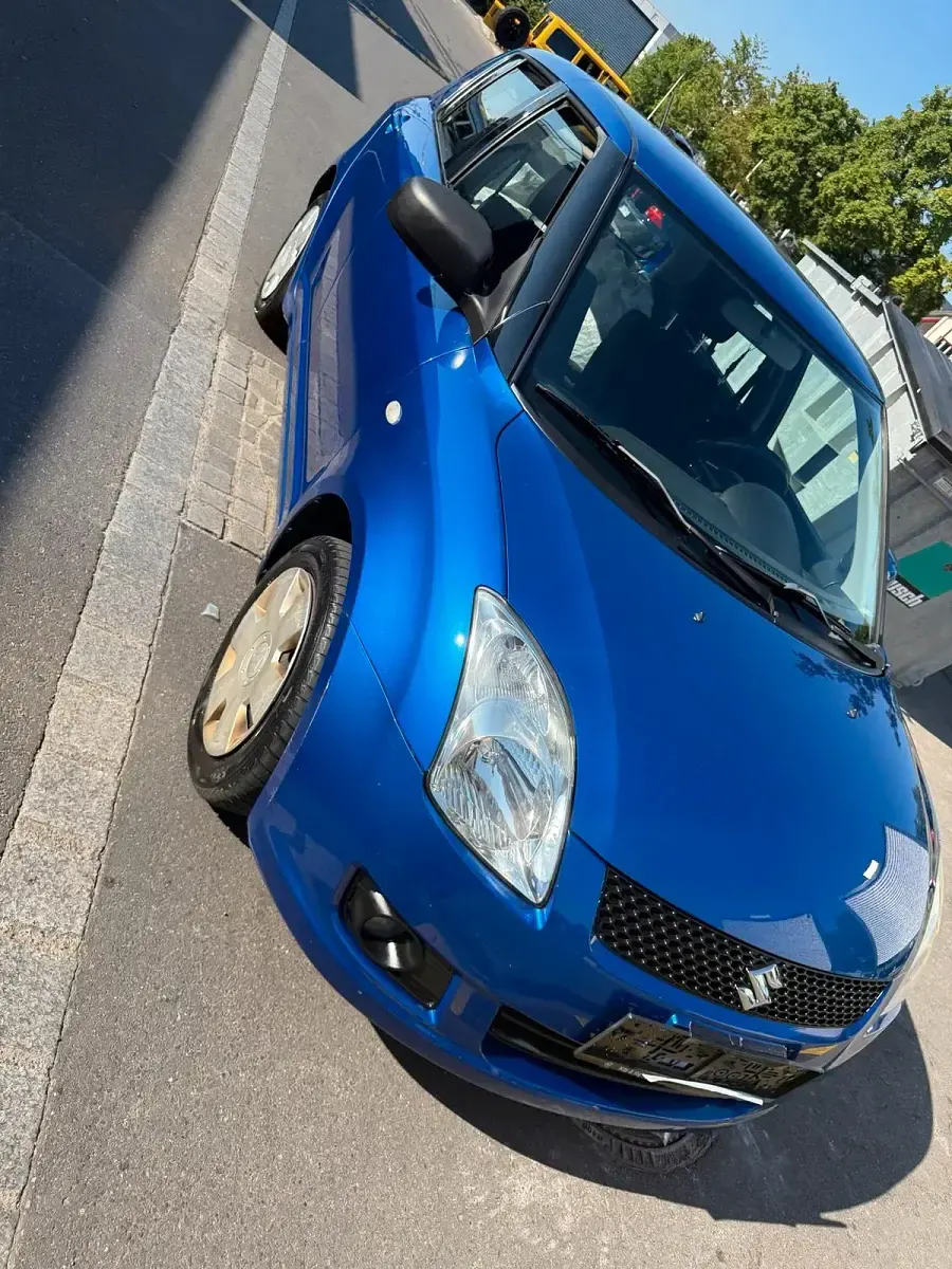 Gebraucht Suzuki Swift 90 PS (66 kW) 2011 Blau Kleinwagen