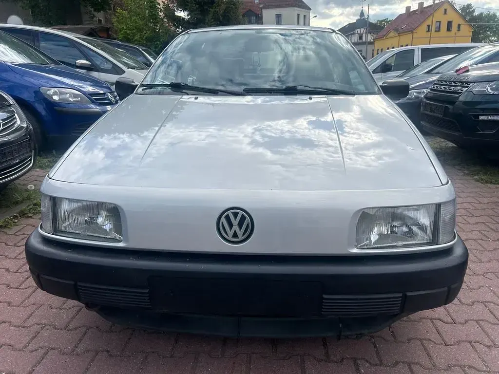 Gebraucht VW Passat 90 PS (66 kW) 1992 Silber Limousine