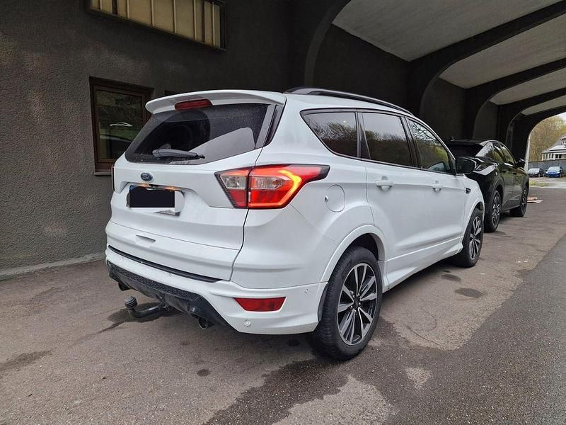 Gebraucht Ford Kuga ST-Line 179 PS (131 kW) 2018 Weiß SUV
