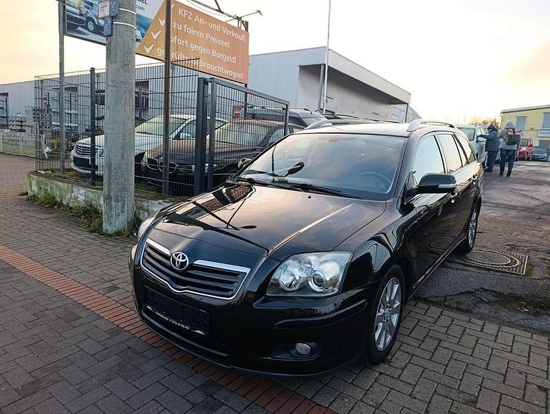 Schwarz Gebraucht 2008 Toyota Avensis Team Kombi | 5.490 € (Teuer) - Bild 1/4