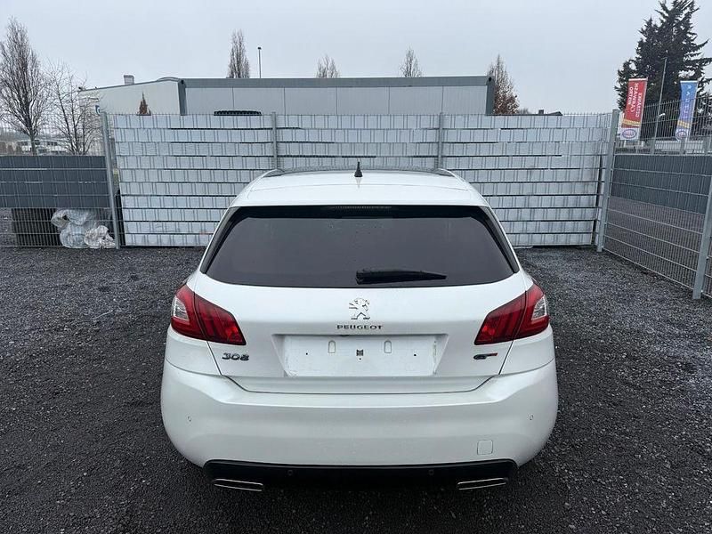 Gebraucht Peugeot 308 GT 179 PS (131 kW) 2015 Weiß Limousine