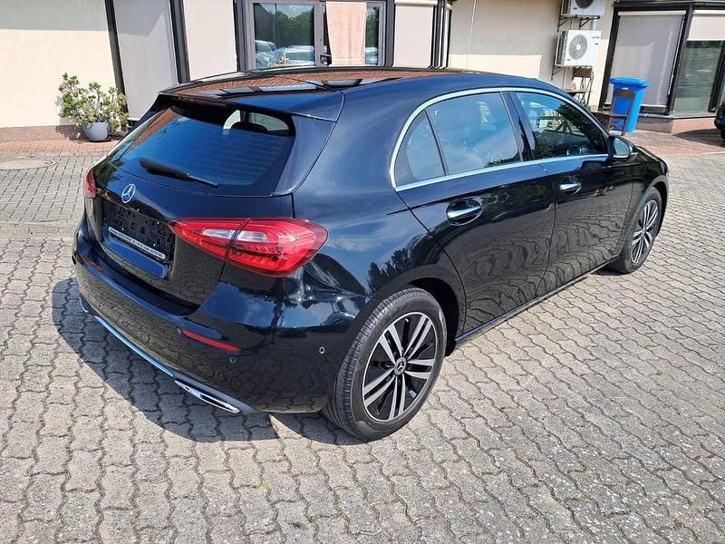 Gebraucht Mercedes A200 Progressive 150 PS (110 kW) 2022 Schwarz Limousine