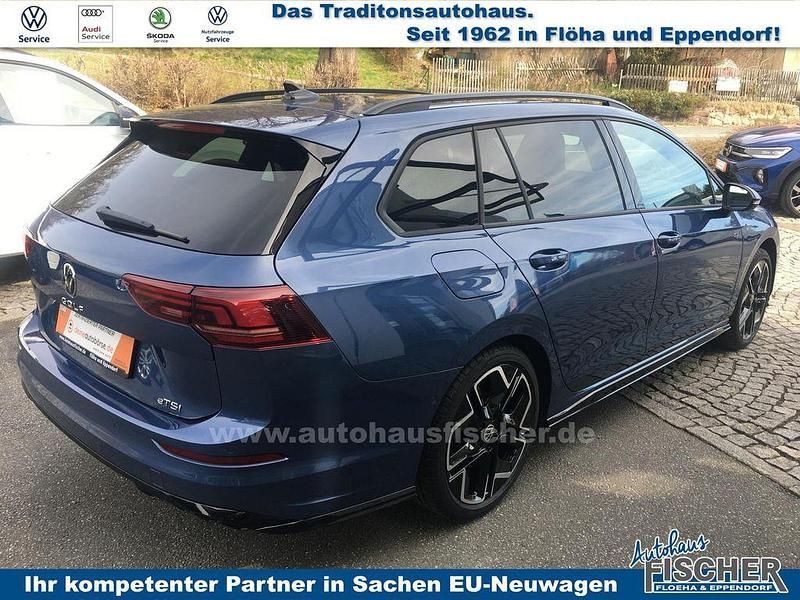 Neu VW Golf VIII R-line 150 PS (110 kW) 2025 Anemonenblau metallic Kombi