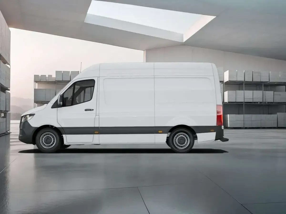 Gebraucht Mercedes Sprinter 170 PS (125 kW) 2025 Arktikweiß Van