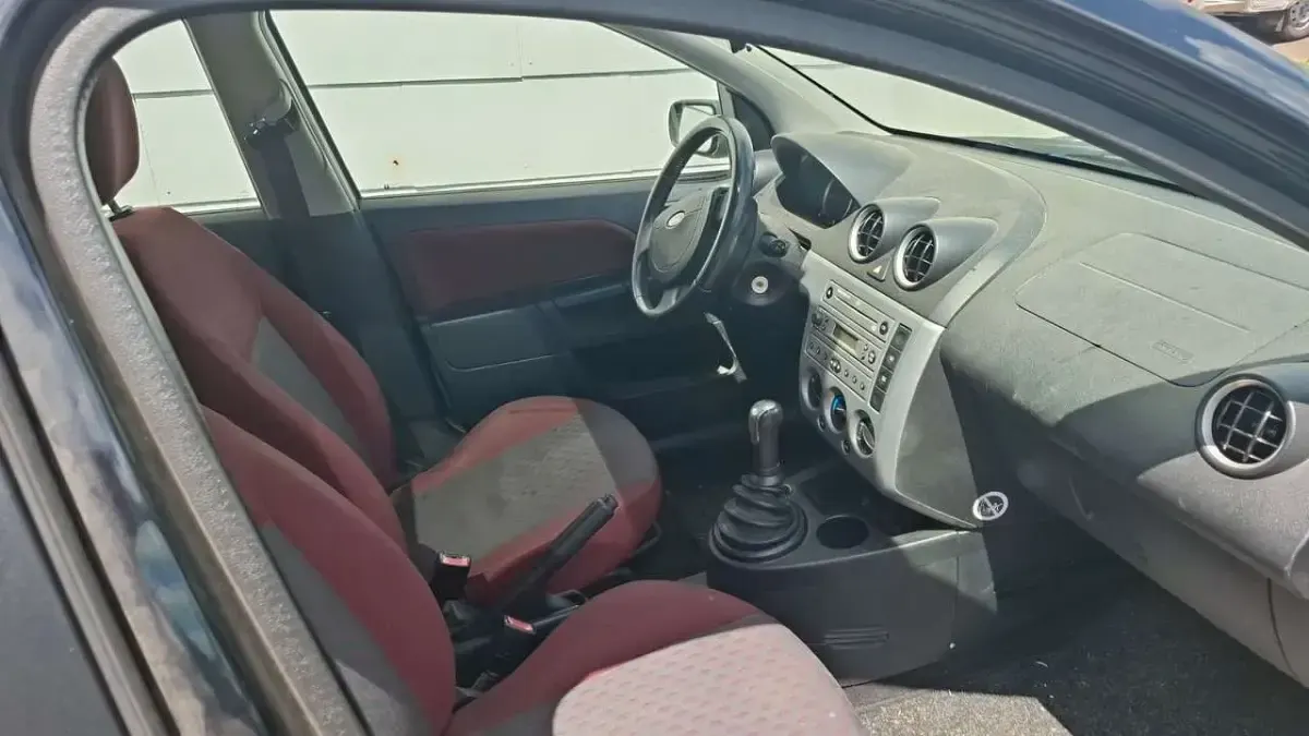 Gebraucht Ford Fiesta Trend 69 PS (50 kW) 2004 Schwarz Kleinwagen