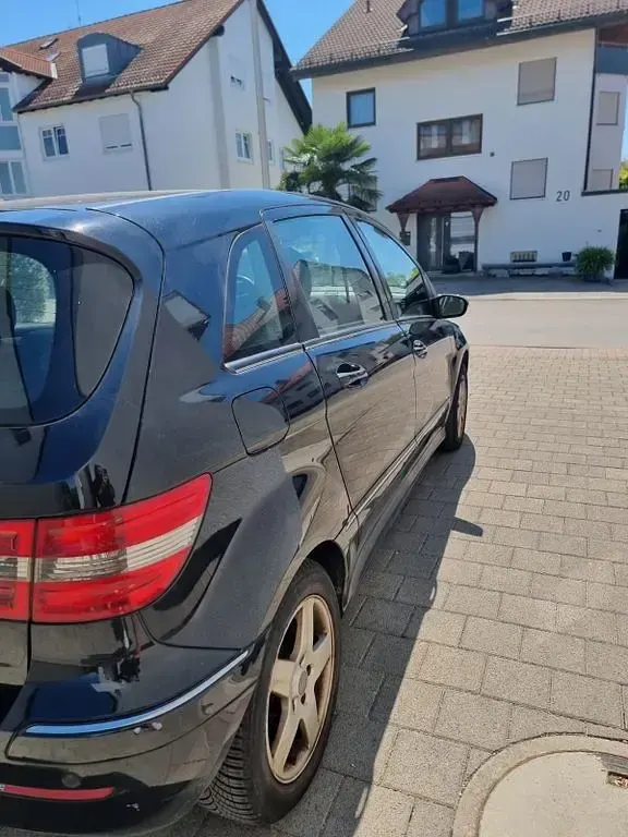 Gebraucht Mercedes B200 136 PS (100 kW) 2007 Schwarz Van / Kleinbus