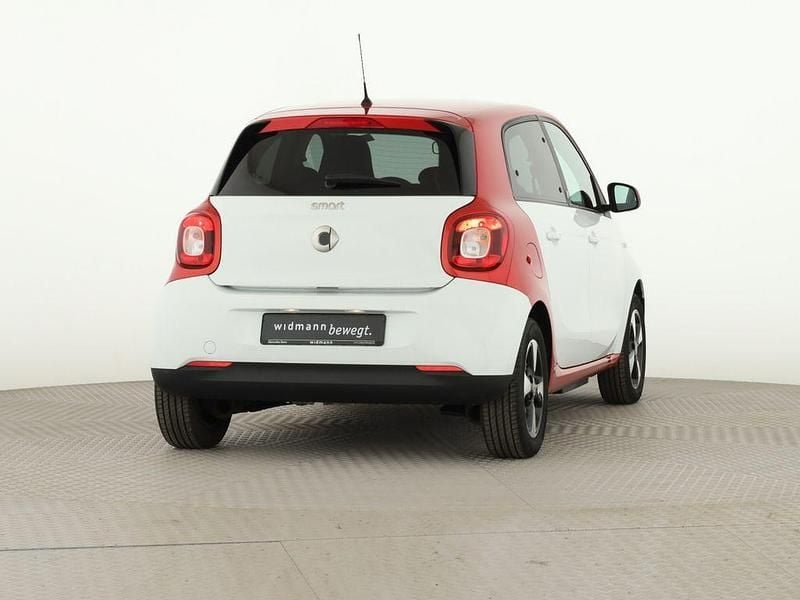 Gebraucht Smart ForFour Electric Drive 60 kW (82 PS) 2021 Karosserie in white Limousine
