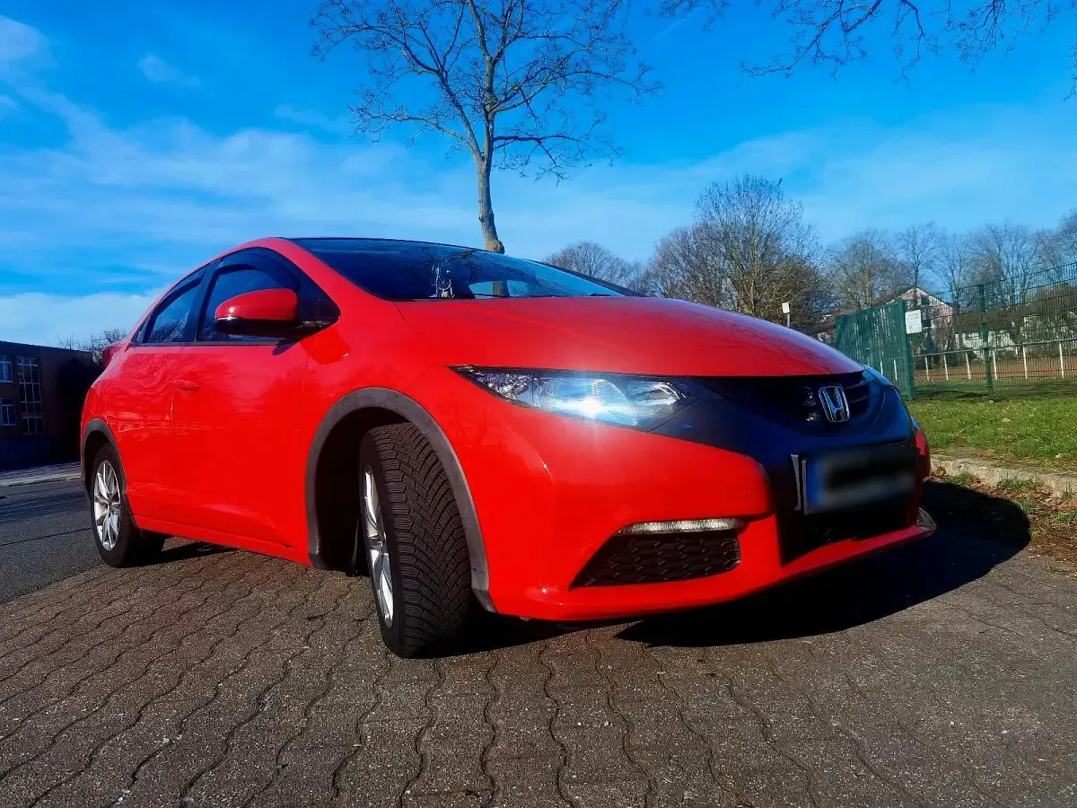 Gebraucht Honda Civic 110 PS (80 kW) 2012 Rot Kleinwagen