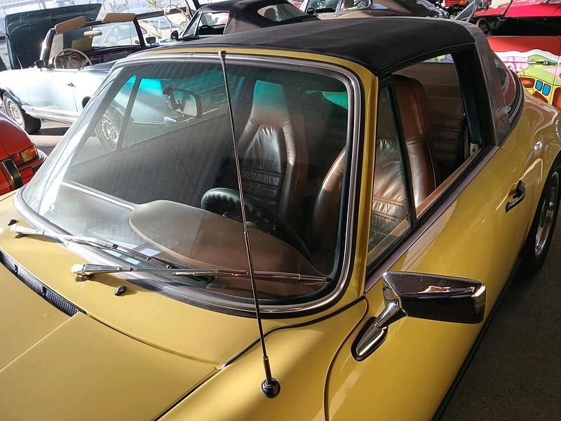 Gebraucht Porsche 911 150 PS (110 kW) 1977 Gelb Cabrio