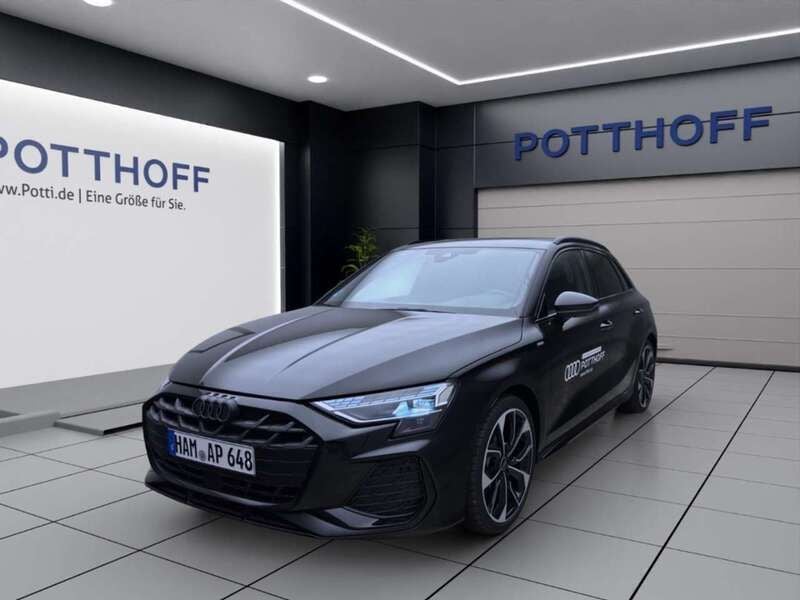 Weiß Gebraucht 2025 Audi A3 Sportback S-Line Limousine | 40.750 € (Fairer Preis) - Bild 1/4