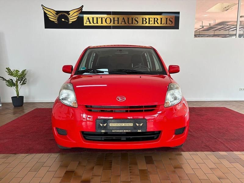 Gebraucht Daihatsu Sirion 91 PS (66 kW) 2011 Rot Kleinwagen
