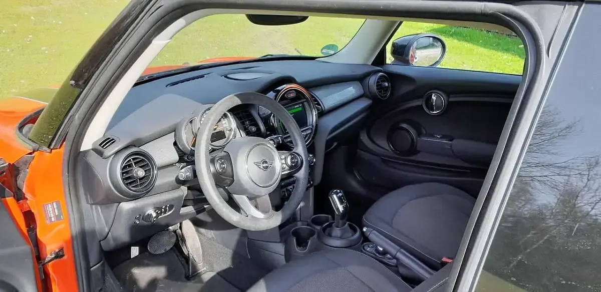 Gebraucht Mini Cooper 136 PS (100 kW) 2020 Rot Kleinwagen