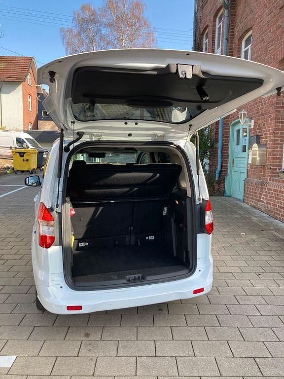 Gebraucht Ford Tourneo Courier Titanium 101 PS (74 kW) 2021 Weiß Van / Kleinbus