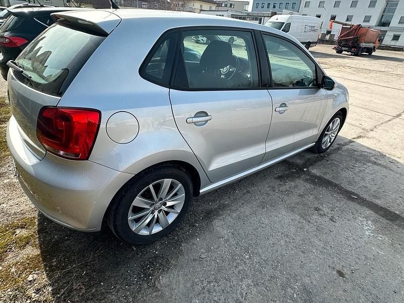 Gebraucht VW Polo 70 PS (51 kW) 2010 Silber Kleinwagen