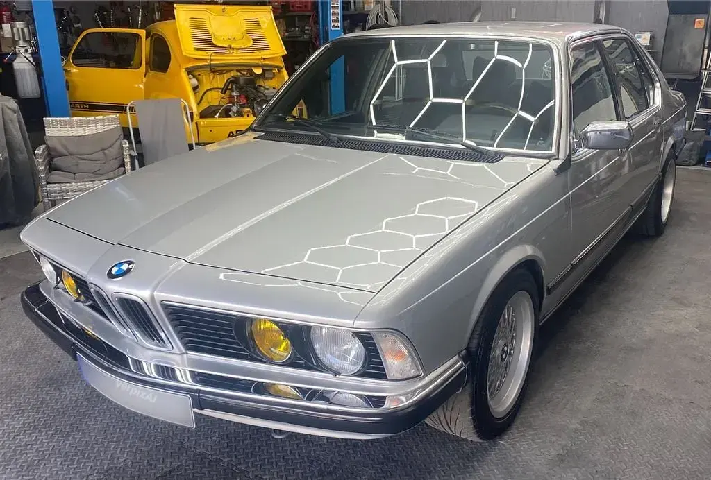 Gebraucht BMW 730 184 PS (135 kW) 1979 Grau Limousine