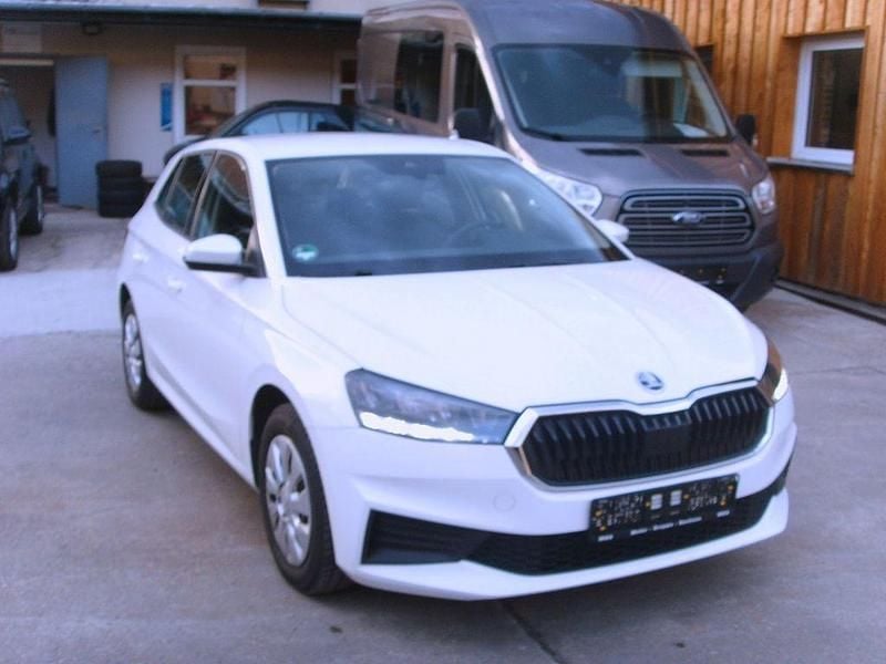 Gebraucht Skoda Fabia Active 65 PS (47 kW) 2022 Weiß Limousine