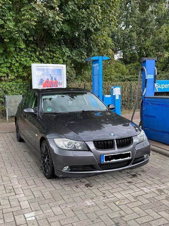 Grau Gebraucht 2006 BMW 320 Shadowline Limousine | 3.000 € (Superpreis) - Bild 1/4