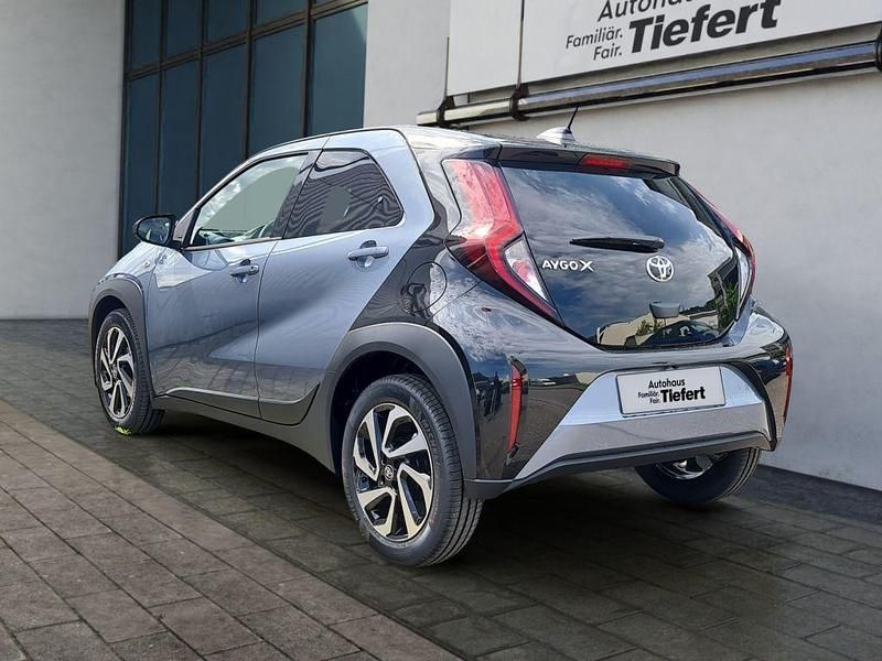 Gebraucht Toyota Aygo X Basis 72 PS (52 kW) 2025 Grau SUV