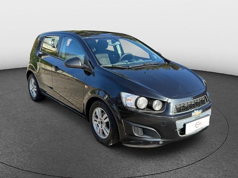 Gebraucht Chevrolet Aveo 101 PS (74 kW) 2013 Schwarz Kleinwagen