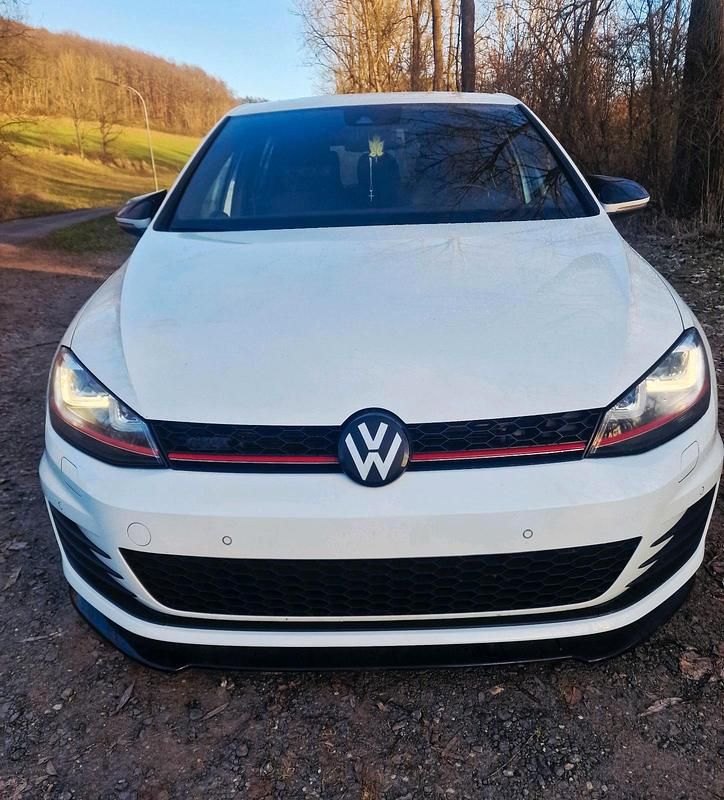 Gebraucht VW Golf VII GTI 220 PS (161 kW) 2016 Weiß Limousine