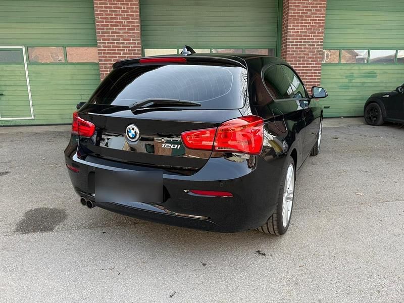 Gebraucht BMW 120 Advantage 184 PS (135 kW) 2017 Schwarz Kleinwagen