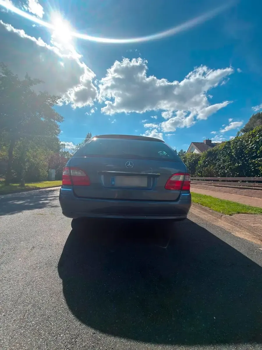 Gebraucht Mercedes E220 150 PS (110 kW) 2004 Blau Kombi