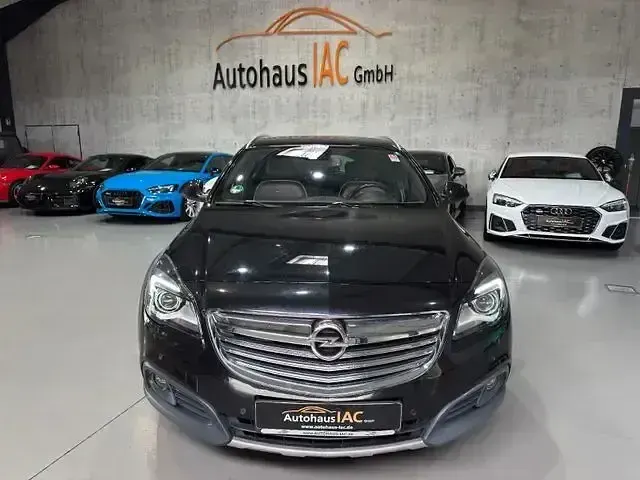 Gebraucht Opel Insignia Country Tourer Basis 194 PS (142 kW) 2014 Schwarz Kombi
