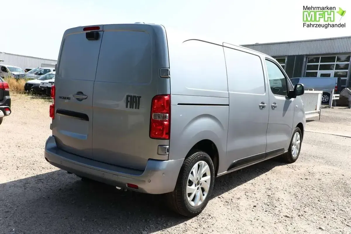 Neu Fiat Scudo 177 PS (130 kW) 2025 Colosseograu metallic Van