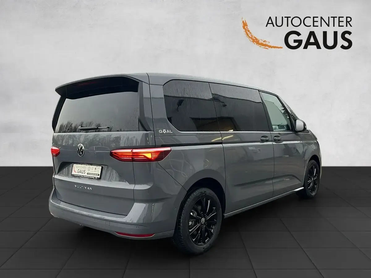 Nowe VW Multivan Life 150 KM (110 kW) 2025 Szary Minivan