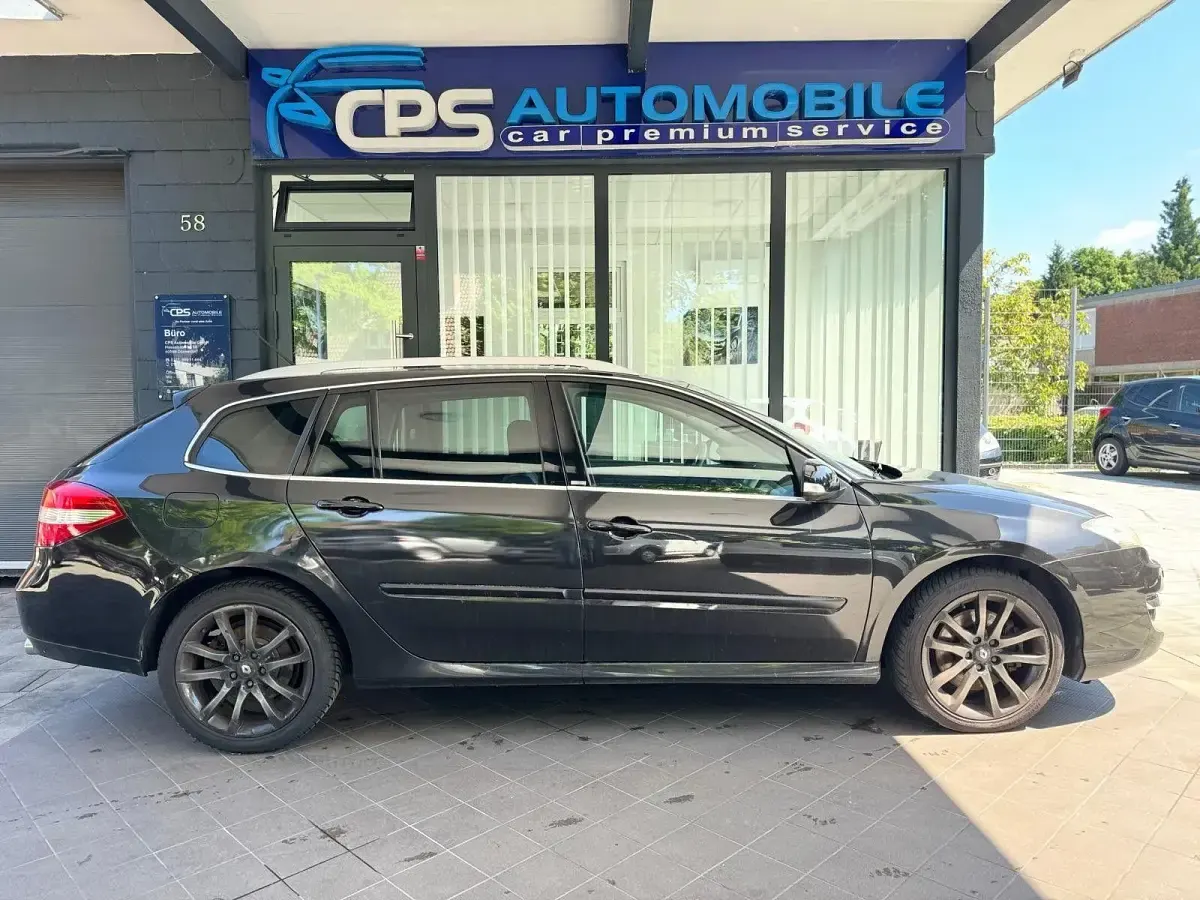 Gebraucht Renault Laguna III GT 178 PS (130 kW) 2011 Schwarz Kombi