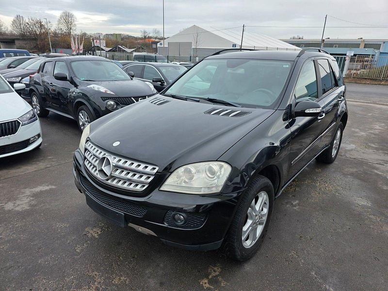 Gebraucht Mercedes ML320 224 PS (164 kW) 2006 Schwarz SUV