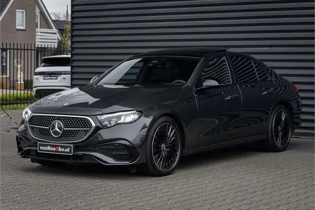 Gebraucht Mercedes E220 AMG line 220 PS (161 kW) 2025 Grau Limousine