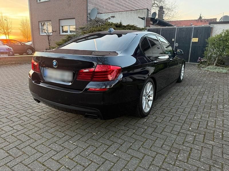 Gebraucht BMW 550 450 PS (330 kW) 2014 Schwarz Limousine