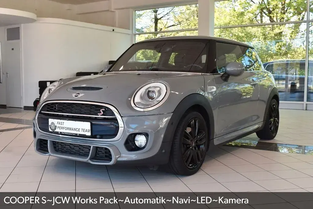 Usado Mini Cooper 192 HP (141 kW) 2018 Cinzento Citadino