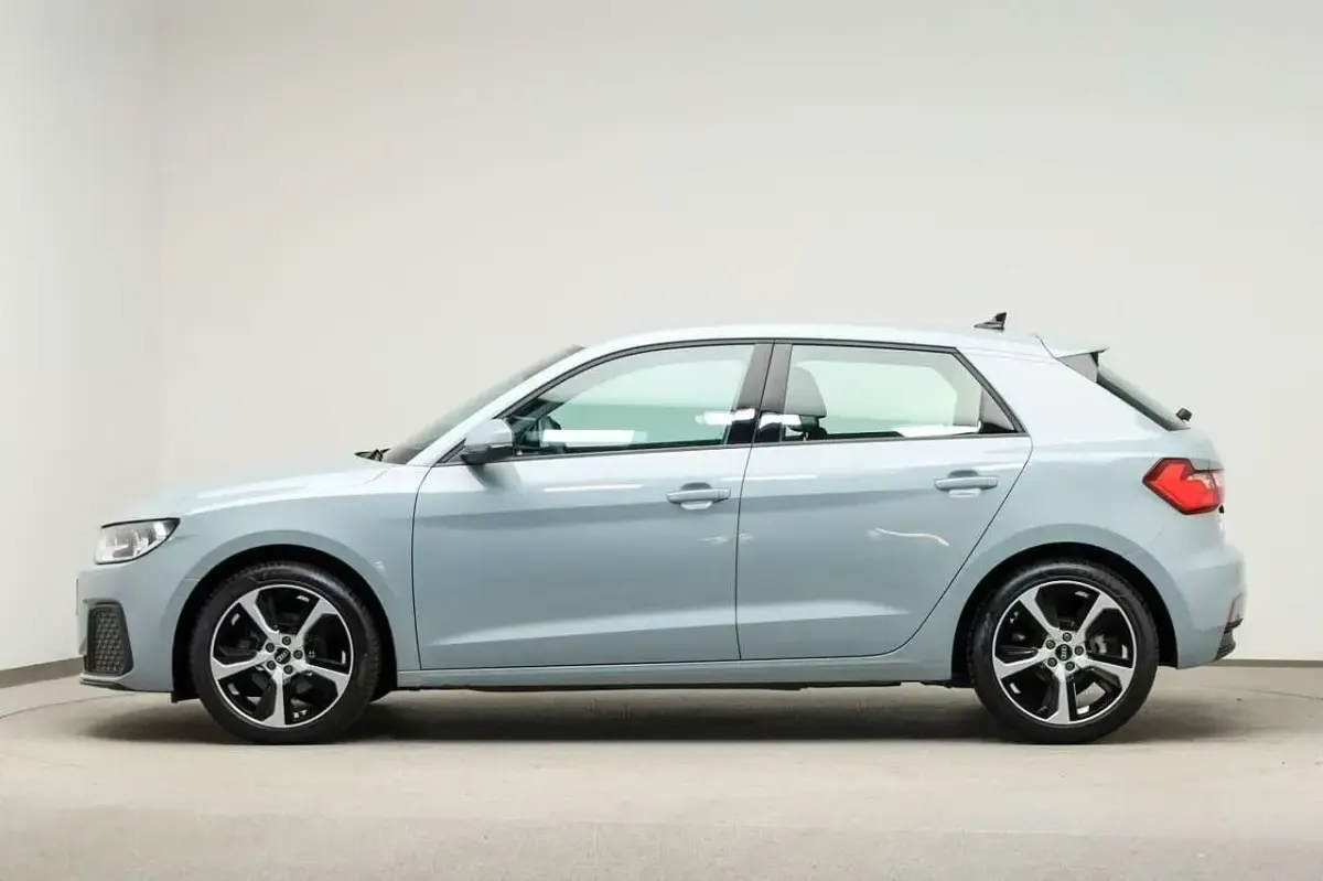 Gebraucht Audi A1 110 PS (80 kW) 2023 Pfeilgrau perleffekt SUV