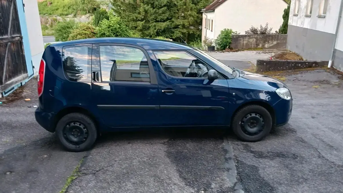 Gebraucht Skoda Roomster 70 PS (51 kW) 2009 Blau Van / Kleinbus