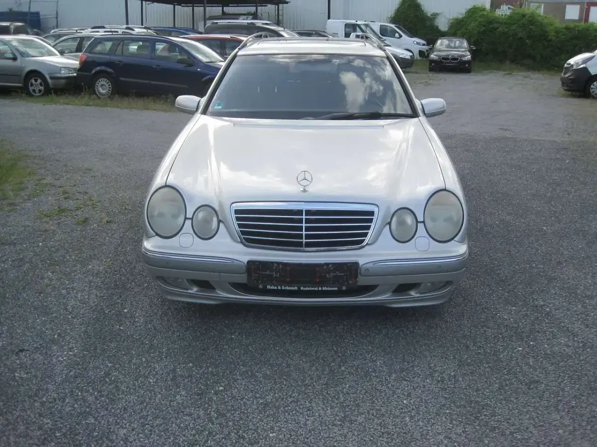 Gebraucht Mercedes E200 Elegance 136 PS (100 kW) 2000 Silber Kombi