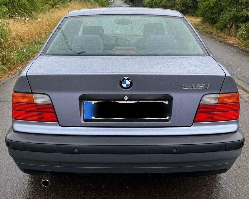 Gebraucht BMW 318 Performance 116 PS (85 kW) 1995 Grau Limousine