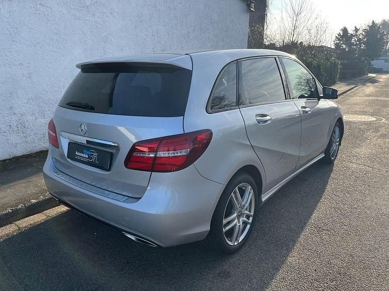 Gebraucht Mercedes B200 136 PS (100 kW) 2017 Polarsilber Van / Kleinbus
