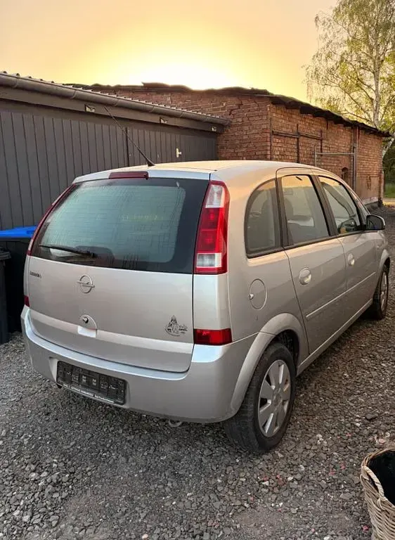 Gebraucht Opel Meriva 87 PS (63 kW) 2003 Silber Van / Kleinbus