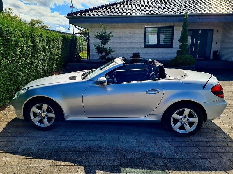 Gebraucht Mercedes SLK200 184 PS (135 kW) 2010 Silber Cabrio