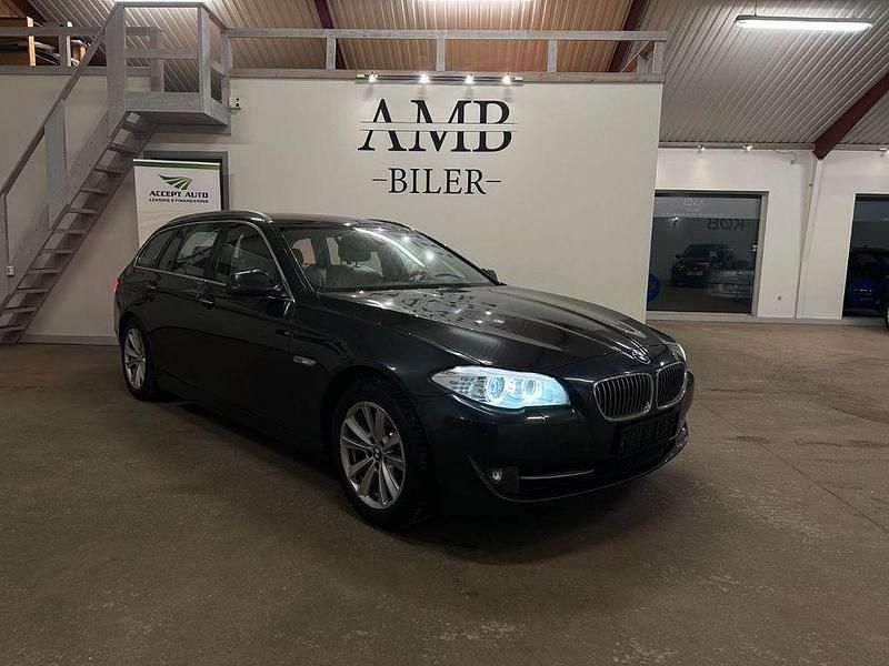 Grau Gebraucht 2010 BMW 520 Limousine | 6.490 € (Guter Preis) - Bild 1/4