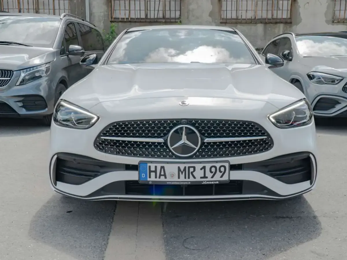 Gebraucht Mercedes C200 AMG 204 PS (150 kW) 2025 Weiss polarweiß Limousine