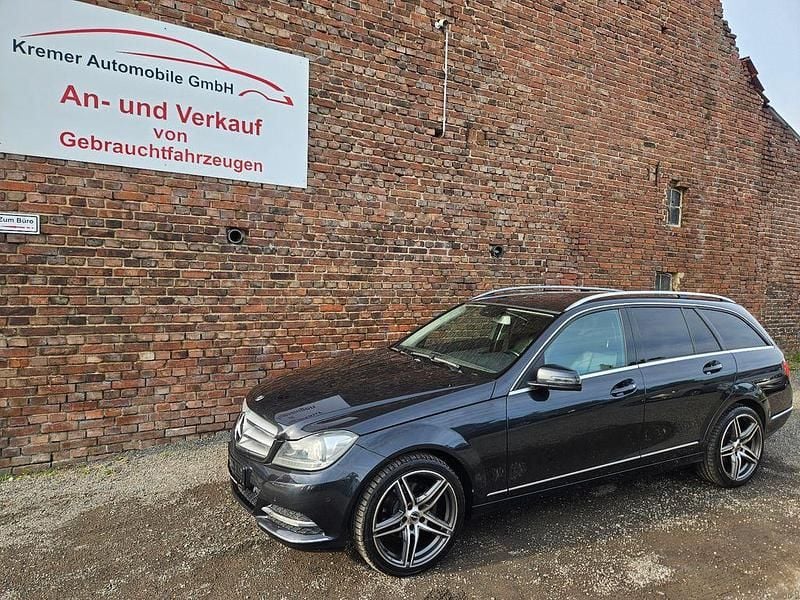 Schwarz Gebraucht 2012 Mercedes C220 Limousine | 7.790 € (Guter Preis) - Bild 1/4
