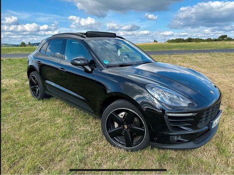 Schwarz Gebraucht 2016 Porsche Macan S SUV | 26.999 € (Etwas zu teuer) - Bild 1/4