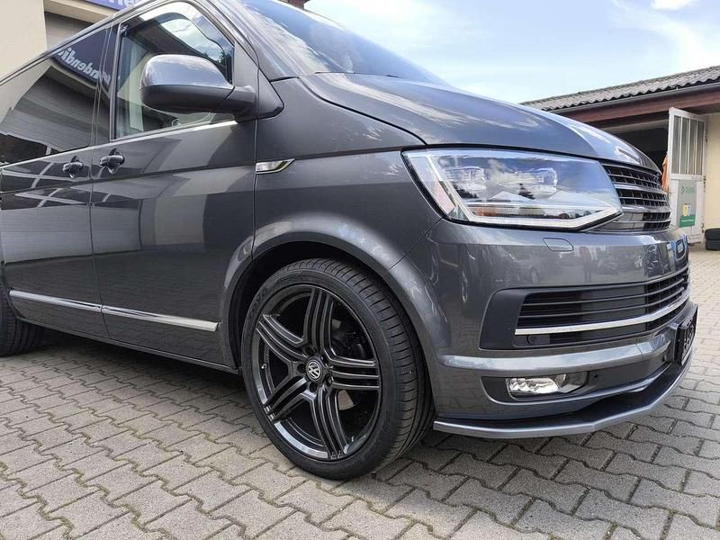 Gebraucht VW Multivan Generation Six 150 PS (110 kW) 2019 Indiumgrau metallic Van / Kleinbus