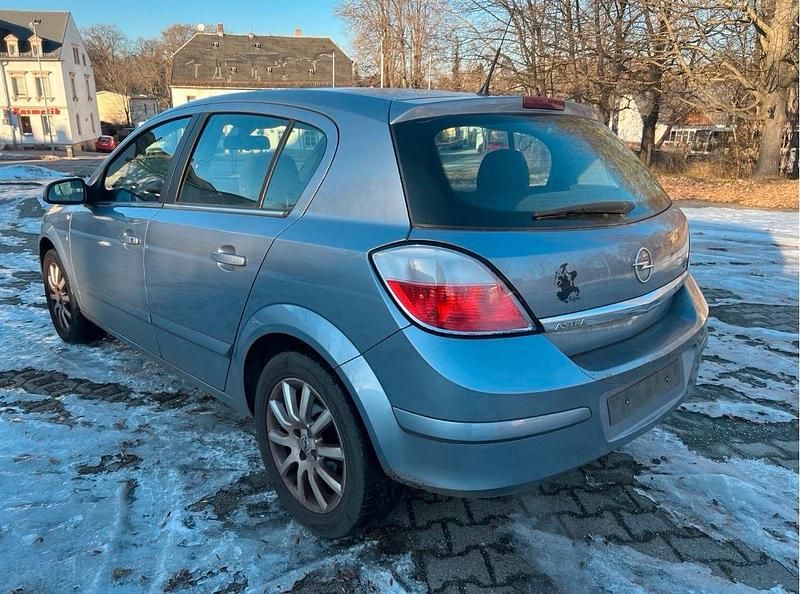 Gebraucht Opel Astra 105 PS (77 kW) 2004 Grau Limousine